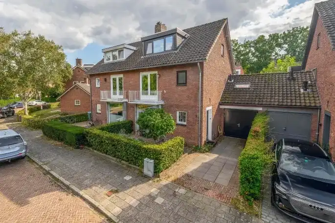 Tussenwoning te koop: Cimburgalaan 7, Boeimeer Breda