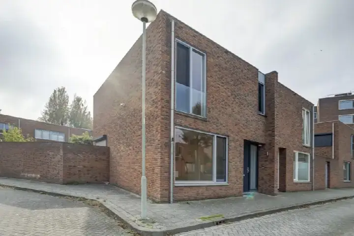 Hoekwoning te koop: Circusroos 12, Landweert 1 Venray