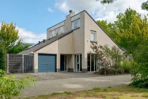 Detached house for sale: Citroenvlinder 9, Vlinderbuurt Meppel