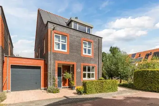 Corner house for sale: Citroenvlinderstraat 145, Oosteinde Aalsmeer