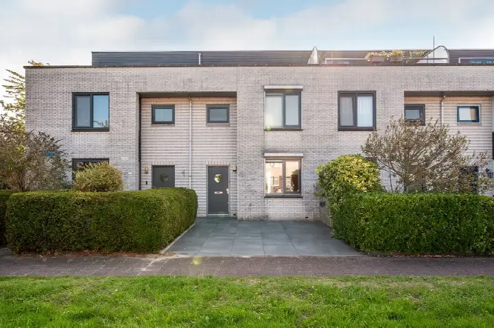 Tussenwoning te koop: Clare Lennartstraat 3, Literatuurwijk Noordoost Almere