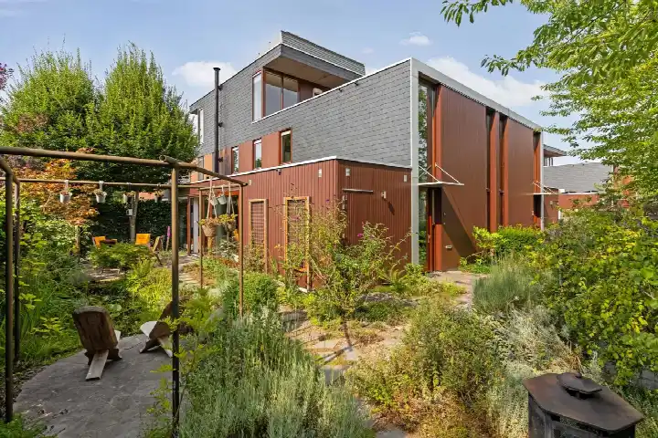Tussenwoning te koop: Collierstraat 33, Sieradenbuurt (brt) Almere