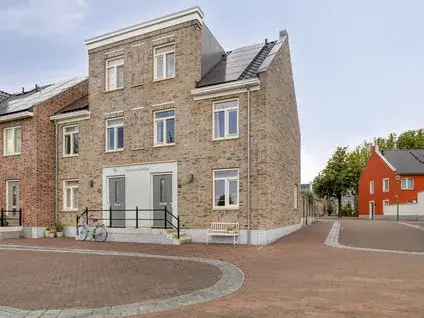Corner house for sale: Colognekaai 20, Schelde Vesting Bergen Op Zoom