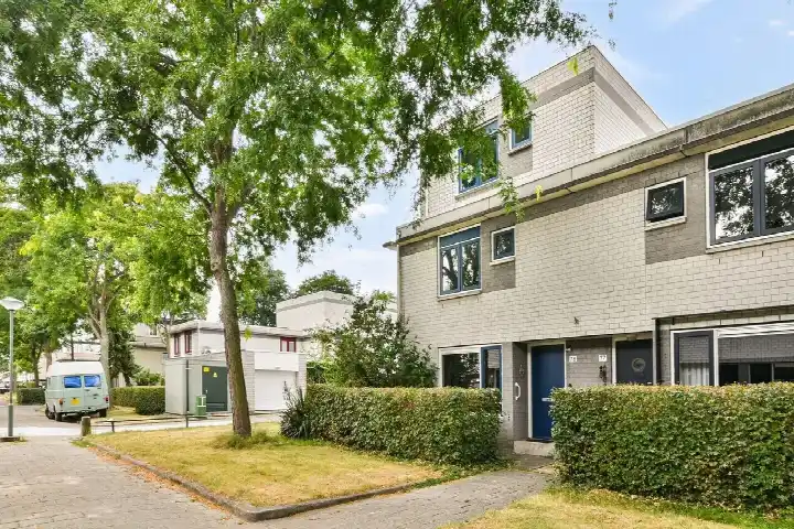 Corner house for sale: Colorado 78, Amazone en omgeving Dordrecht
