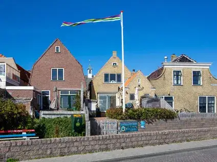 Twee-onder-één-kap te koop: Commandeurstraat 3, West-Terschelling West-Terschelling