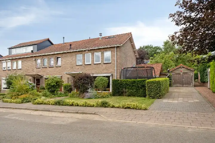 Hoekwoning te koop: Constantia Loudonlaan 11, Rozendaal Rozendaal