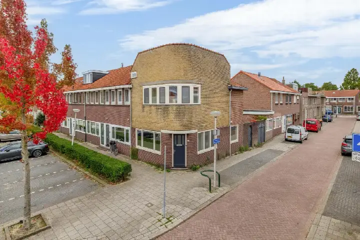 Corner house for sale: Constantijn Huygensstraat 121, De Korte Akkeren Oud Gouda