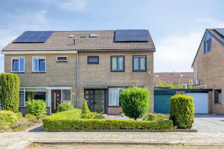 Tussenwoning te koop: Continentenlaan 65, Veendam-Sorghvliet Veendam