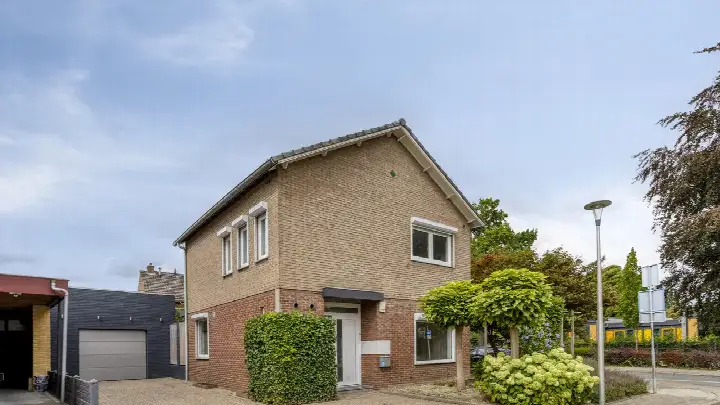 Vrijstaande woning te koop: Conventuelenstraat 2, Mariarade-Noord Hoensbroek