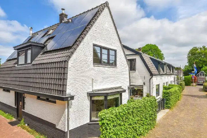 Detached house for sale: Cornelis Bakkerlaan 36, Laren-Centrum Laren