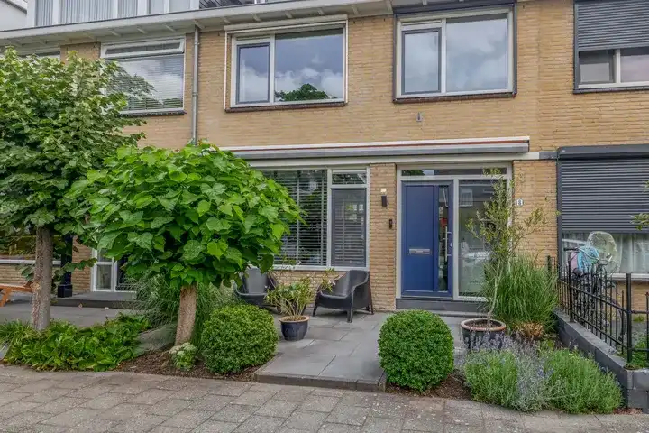Terraced house for sale: Cornelis Outshoornstraat 8, Het Lage Land Rotterdam