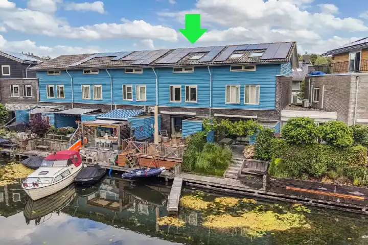 Tussenwoning te koop: Cornelis Rienks de Boerstraat 35, Drachtstervaart west Drachten