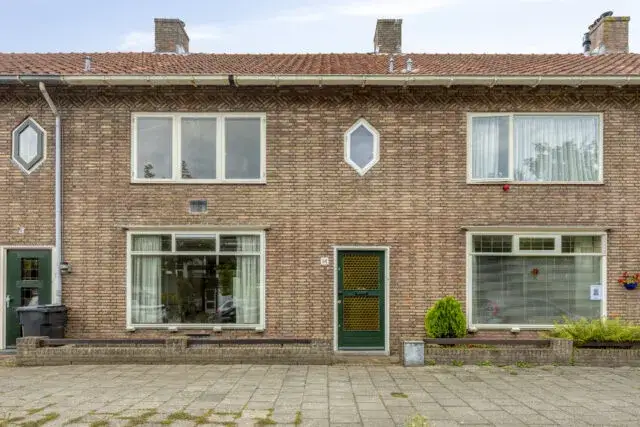 Tussenwoning te koop: Cornelis van der Lijnlaan 14, De Krim Haarlem