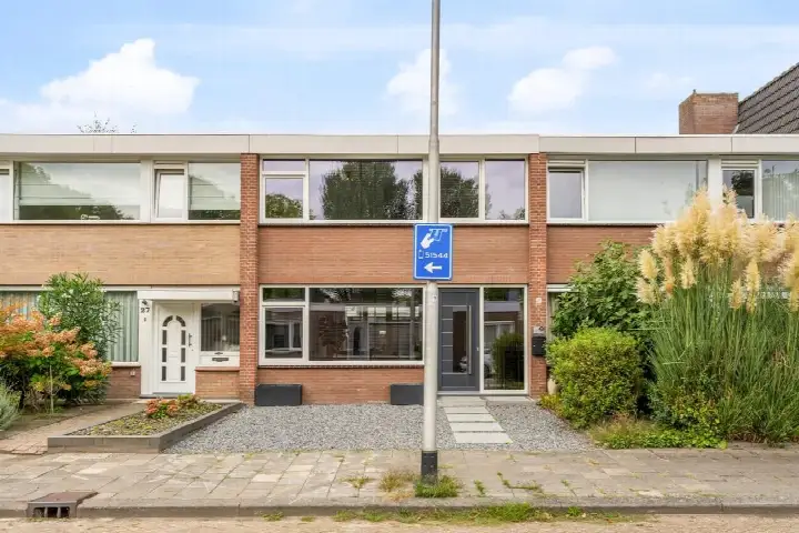 Tussenwoning te koop: Coromandelstraat 25, Notre Dame Tilburg