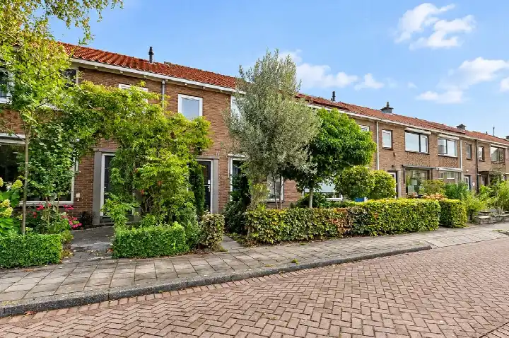 Terraced house for sale: Cort van der Lindenstraat 22, Ouwe Gouwe Gouda