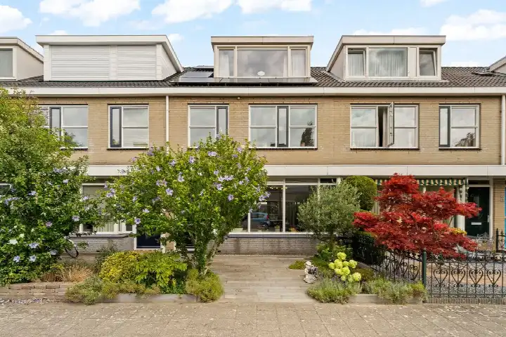 Tussenwoning te koop: Couperinstraat 37, Puccinibuurt Capelle Aan Den Ijssel