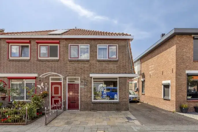 Twee-onder-één-kap te koop: Cremerstraat 125, Pernis Pernis Rotterdam