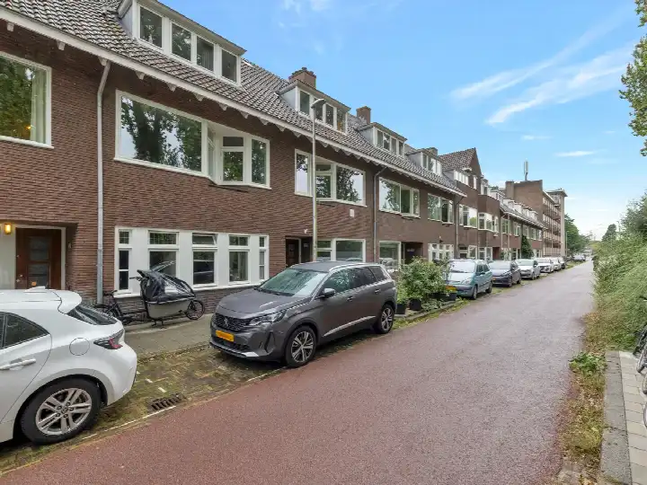 Apartment for sale: Cremerstraat 230, Nieuw Engeland, Th. a. Kempisplantsoen en omgeving Utrecht
