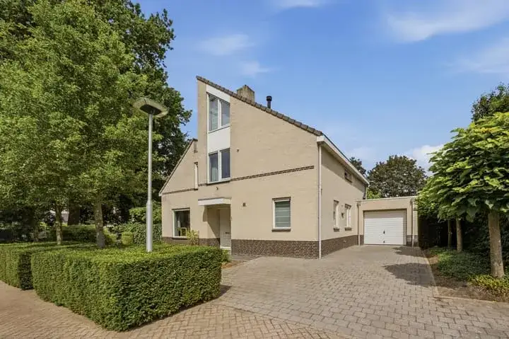 Vrijstaande woning te koop: Crispijnhof 20, Oud Dongen Dongen