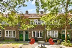 Terraced house for sale: Crocusstraat 22, Bloemenkwartier Zuid Hilversum
