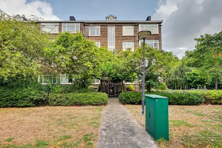 Appartement te koop: Cromhoutlaan 14, Huis te Lande Rijswijk (Zh)