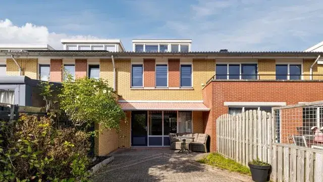 Terraced house for sale: Cronenstein 22, Nieuw-Vennep Getsewoud Zuid Nieuw-Vennep