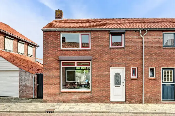 Corner house for sale: Cureestraat 19, Sint-Annaland Sint-Annaland