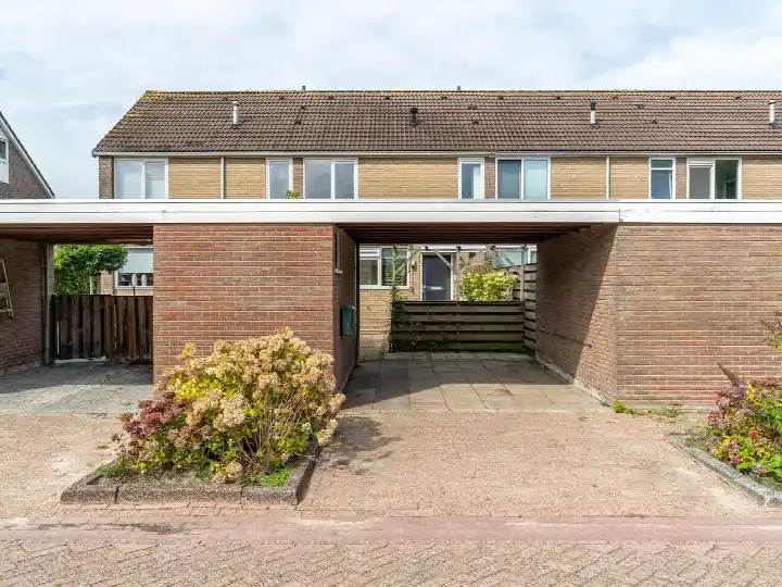 Tussenwoning te koop: Cuwaard 8, Kollum Kollum