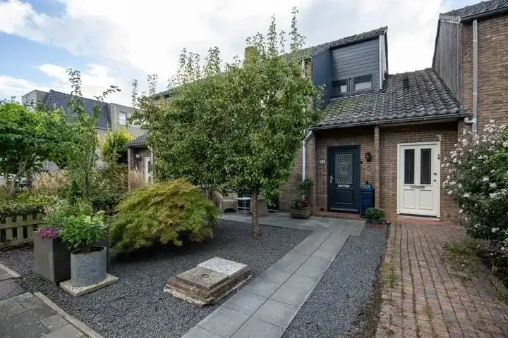 Terraced house for sale: Cyclamenstraat 64, Stommeer Aalsmeer