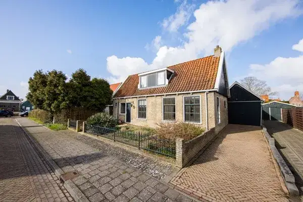 Hoekwoning te koop: Cynthia Lenigestraat 1, Makkum Makkum