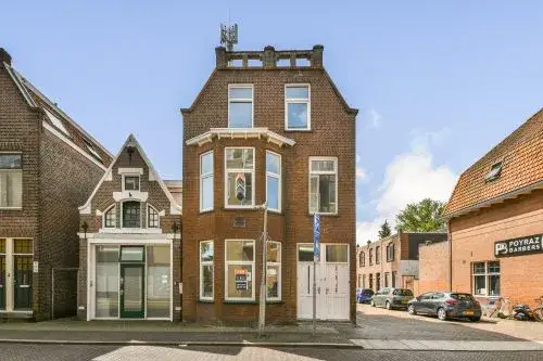 Apartment for sale: Czaar Peterstraat 9A, Russische buurt Zaandam