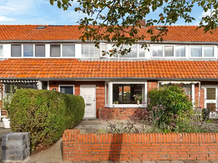 Tussenwoning te koop: D'hondecoeterstraat 24, Gerard Dou Leeuwarden