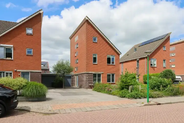 Hoekwoning te koop: Dagpauwoog 30, Duinterpen Sneek