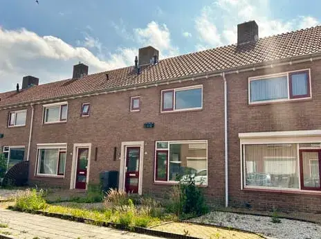 Tussenwoning te koop: Dahliastraat 13, Oldebroek Oldebroek
