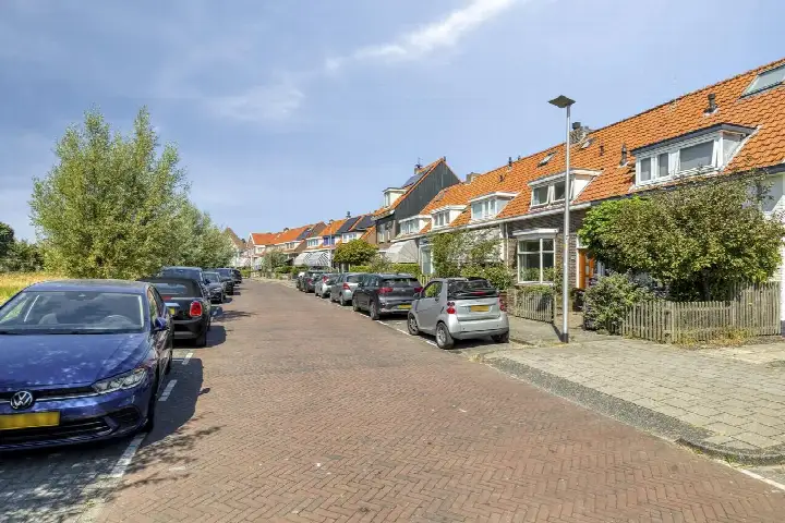 Tussenwoning te koop: Dahliastraat 52, Middengebied Midden Noordwijk