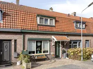 Tussenwoning te koop: Dahliastraat 7, Lievenspolder Terneuzen