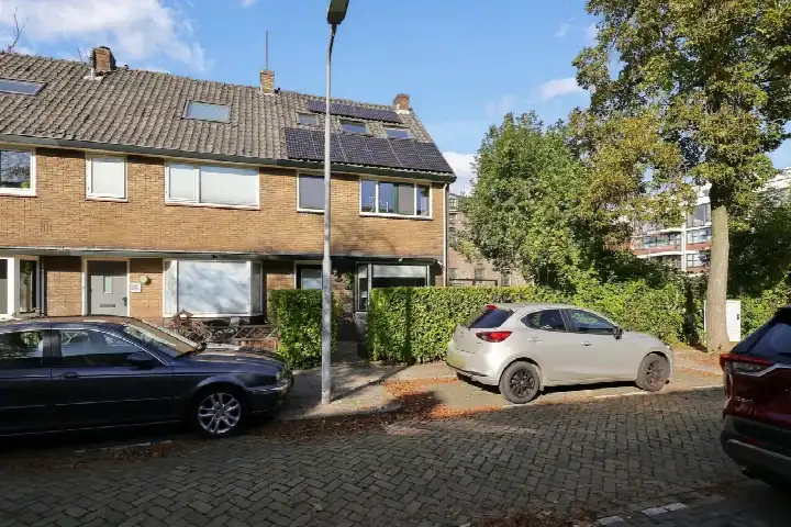 Corner house for sale: Dahliastraat 8, Oud Koog Koog Aan De Zaan