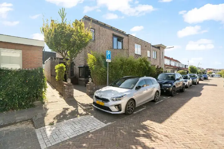 Hoekwoning te koop: Daniël Noteboomstraat 1, Auteursbuurt Noordwijk (Zh)