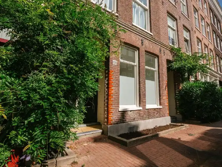 Studio for sale: Daniël Stalpertstraat 19H, Frans Halsbuurt Amsterdam