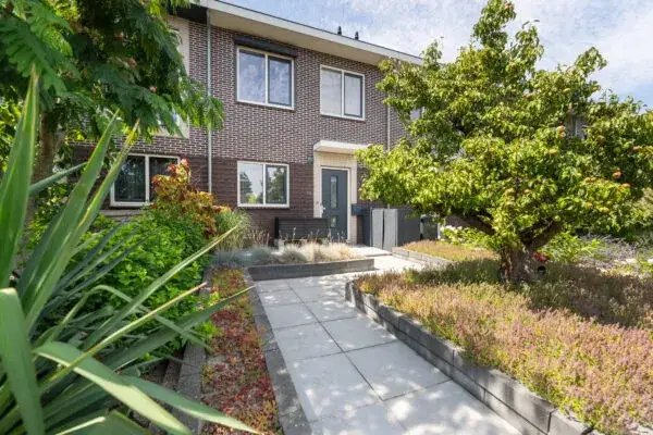 Tussenwoning te koop: Darwinhage 18, Emmeloord-Emmelhage-Boswonen Emmeloord