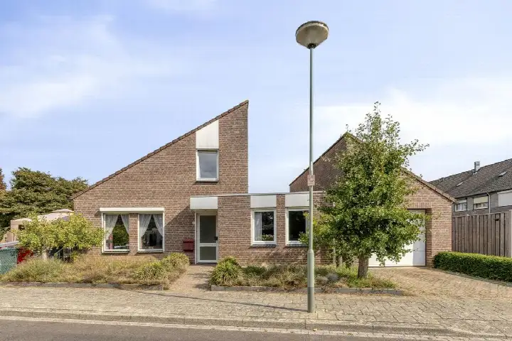 Vrijstaande woning te koop: De Akkervrouw 8, De Comert Grubbenvorst