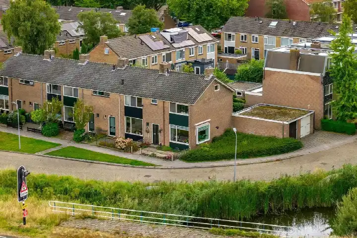Corner house for sale: De Appelboomstraat 33, Westzaan Noord Westzaan