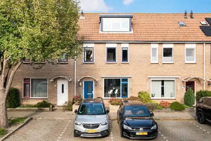 Terraced house for sale: De Backerstraat 147, Poeldijk Noord Poeldijk
