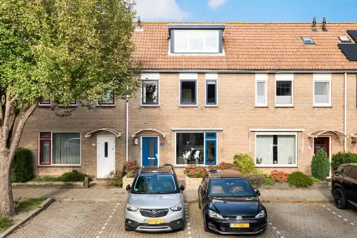 Terraced house for sale: De Backerstraat 147, Poeldijk Noord Poeldijk