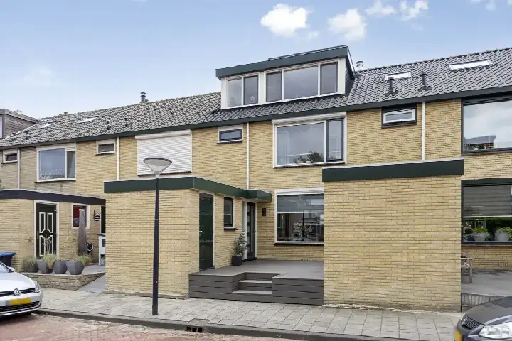 Terraced house for sale: De Berk 8, Ouderkerk aan den IJssel Ouderkerk Aan Den Ijssel