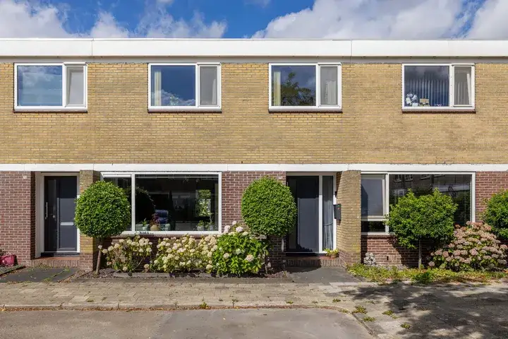 Tussenwoning te koop: de Bird 75, Bilgaard Leeuwarden
