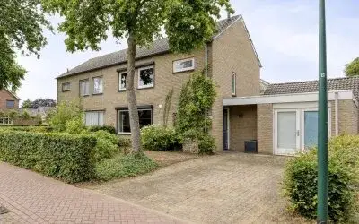Twee-onder-één-kap te koop: De Boggerd 22, Katwijk kern Katwijk Nb