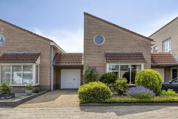 Tussenwoning te koop: de Breel 12, Hoge Akkers Valkenswaard