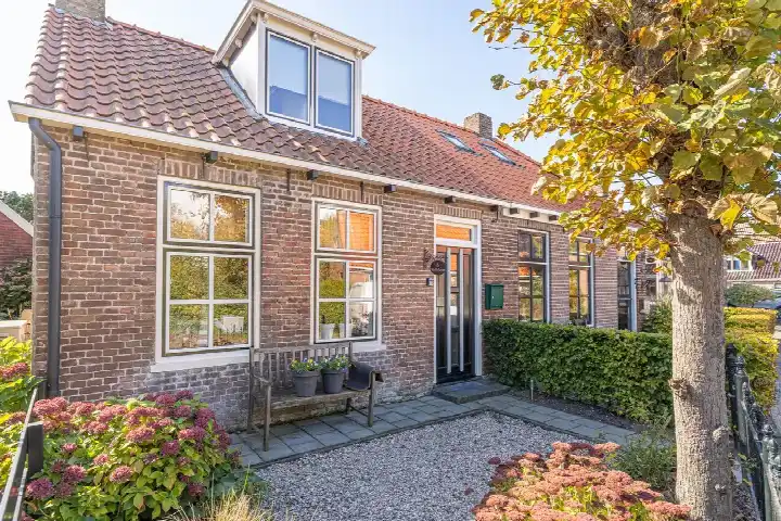 Hoekwoning te koop: De Buorren 6, Paesens Peazens