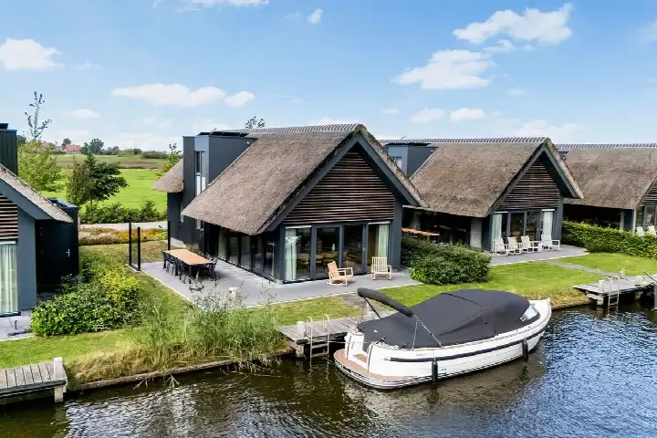 Vrijstaande woning te koop: De Burd 25B005, Verspreide huizen Heeg Heeg